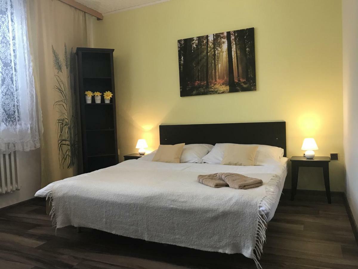 Vestonicka Jizdarna Apartman Dolni Vestonice Kültér fotó